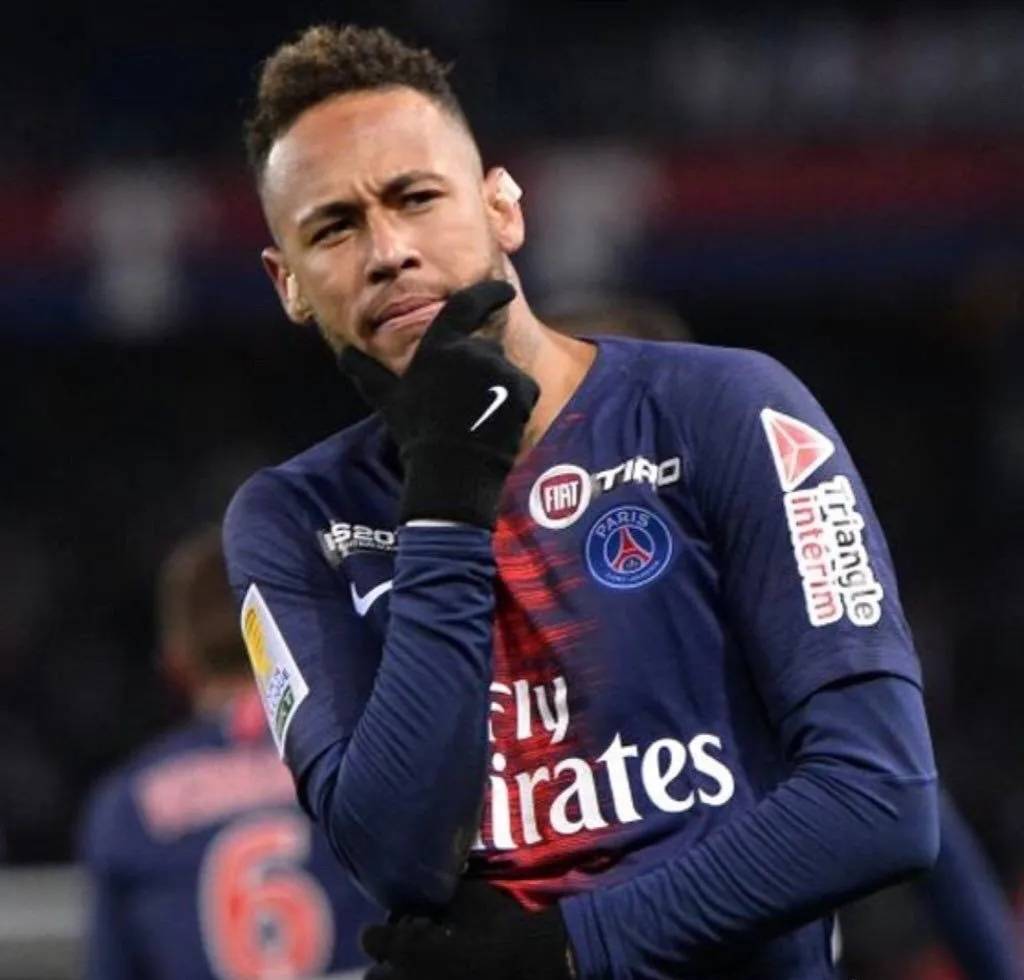 开云入口-包含内马尔在巴塞罗那比赛中出色防守，领先优势明显引发热议！上演精彩一战的词条