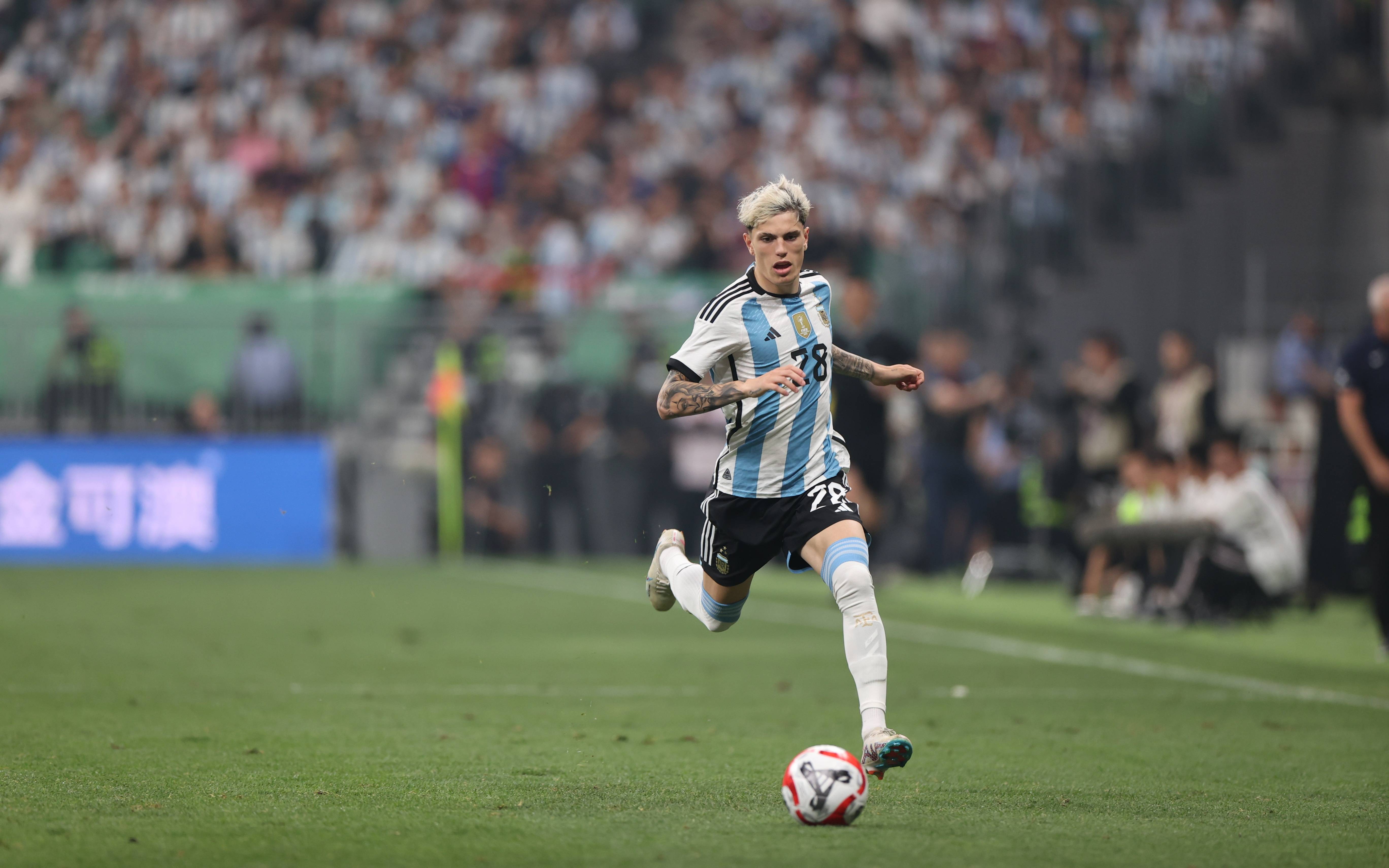 开云在线-包含曼联带队取胜！，梅西重要时刻刷新纪录气势如虹延续的词条